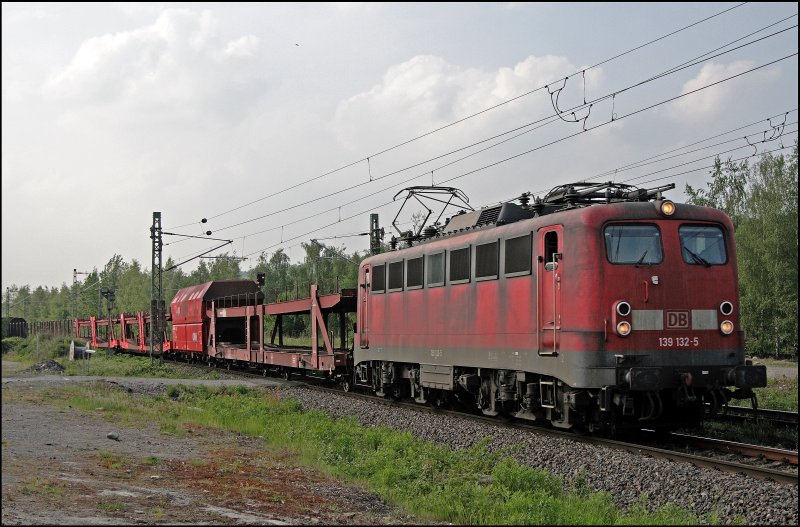 Leider bespannte  nur  die 139 132 den FR 52242 von Paderborn Gbf nach Hagen-Vorhalle. Hier bei Oberwengern am Abend des 16.05.2008.
