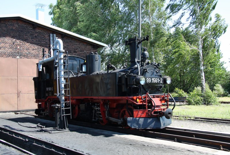 Leider dient dieses Bild nur als Fotokulisse. Die 99 1561-2 ist zur Zeit mit Fristablauf abgestellt, 13.06.2009.