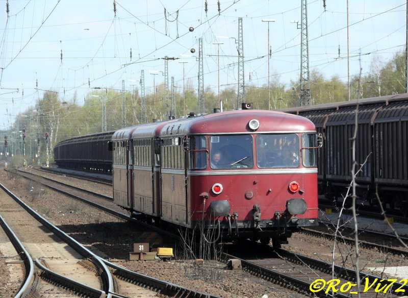 Leider nur ein Nachschu. Die dreiteilige Uerdinger-Traktion in Recklinghausen-Sd. 12.04.2008.