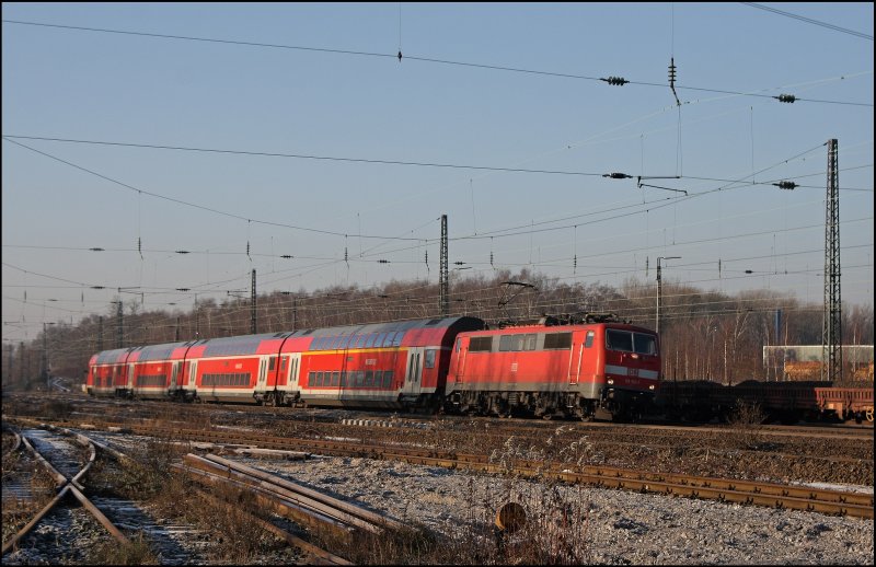 Leider war anstelle einer 112 die 111 113 (9180 6 111 113-7 D-DB) mit dem RE 29107  Rhein-HELLWEG-Express  von Dsseldorf nach Paderborn unterwegs.
