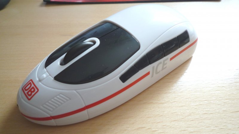 Leider wei� ich nicht genau, welche Kategorie man daf�r nimmt, aber ich muss sie euch einfach zeigen: Meine ICE Maus :-) Komplett mit Funk und ladebar mit USB Kabel. Tolle Erfindung mit gro�er Reichweite. Kaufen kann man Sie �ber den Bahnshop 1435.