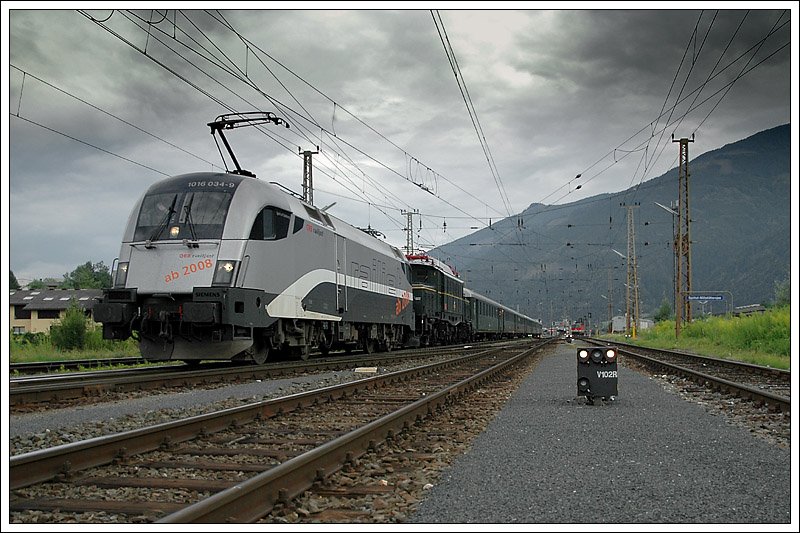Leider wurde 1020.47 am 26.7.2008 auf der Fahrt nach St.Veit untauglich. Retour von St. Veit a.d. Glan nach Bischofshofen wurde der Gastein Express von 1016 034 bespannt. Die Aufnahme entstand bei der Durchfahrt in Spital-Millstttersee.