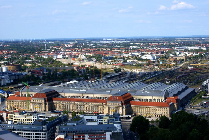 Leipzig Hauptbahnhof vom Panorama Tower  17.08.2008