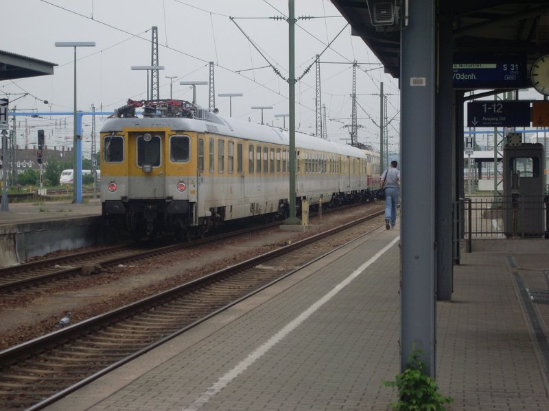 Letzter Wagen des Messzuges. Gesehen am 27.Mai2008 bei der Durchfahrt des Karlsruher Hbf.