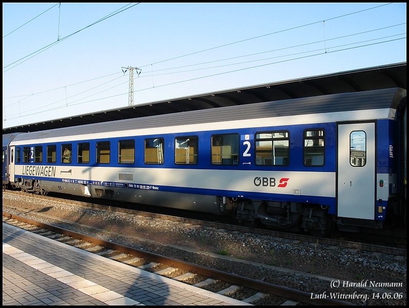 Liegewagen der �BB am EN228 in Lutherstadt Wittenberg, 14.06.06.