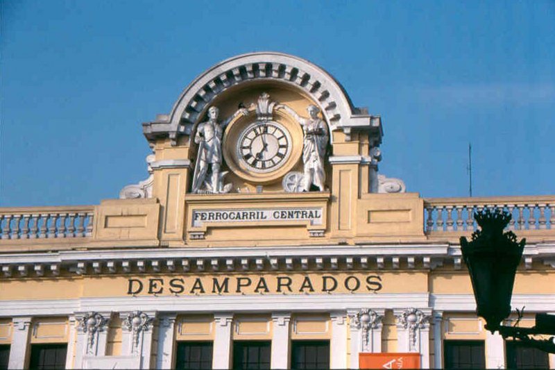Lima Hauptbahnhof, aufgenommen am 31. Oktober 2003