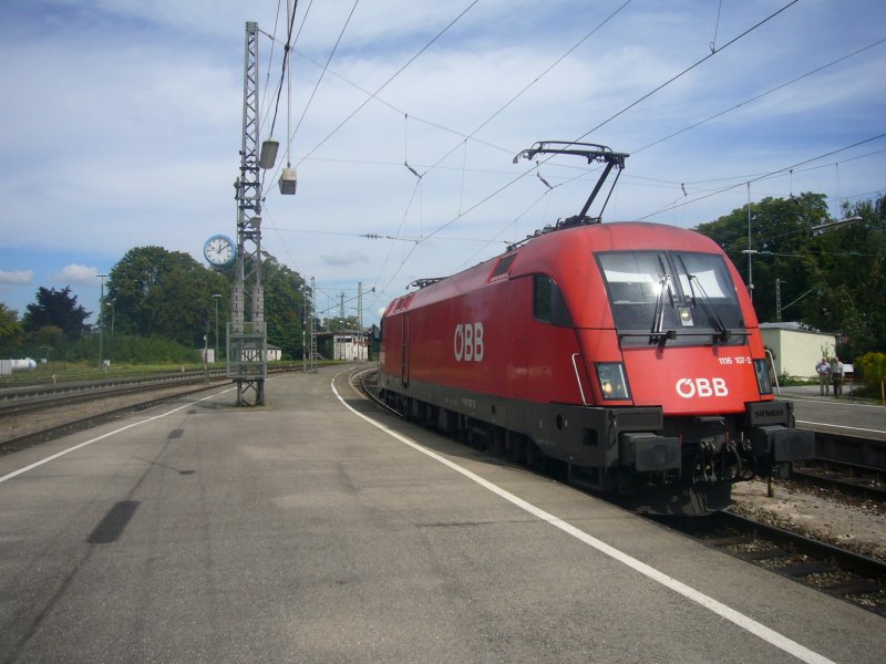 Lindau Hbf am 23.08.2007......1116 107 wurde gerade von IC 119 getrennt und steht nun am Ende des Bahnsteigs.
