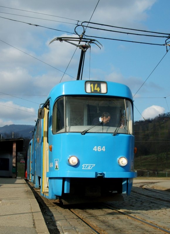 Linie 14 auf der Endhaltestelle Mihaljevac.