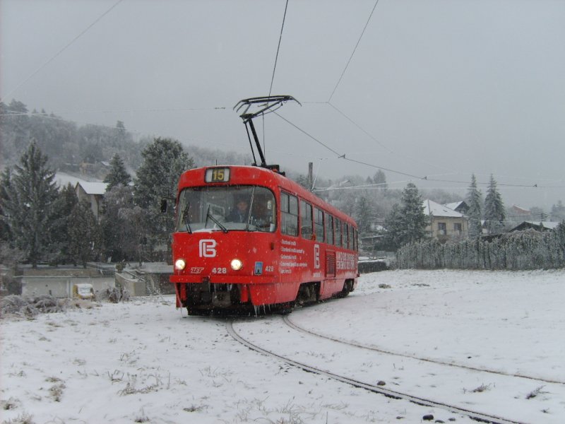 Linie 15 umkehrt sich auf der Endhaltestelle Dolje.