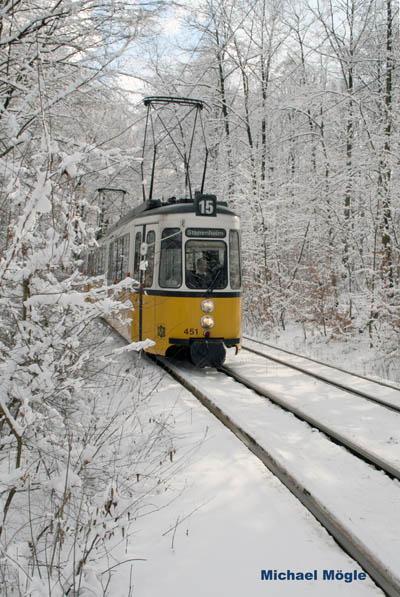 Linie 15 zwischen Haltestelle Ruhebank und Frauenkopf. 03.2006 