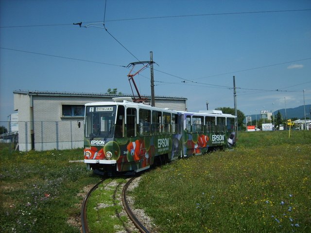 Linie 3 auf die Endhaltestelle itnjak. Im Normalfall laufen Linien 2 und 3 bis Endhaltestelle itnjak und nur Linie 13 geht bis itnjak.