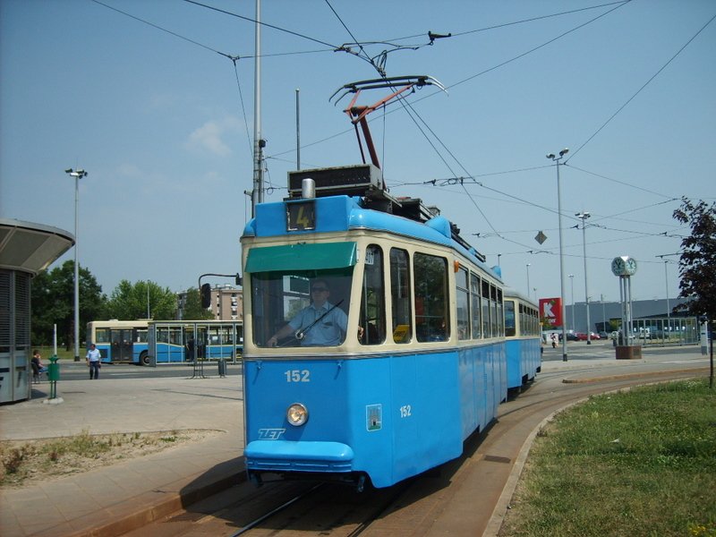Linie 4 auf die Endhaltestelle Dubec. Wir haben nur etwa 15-20 Stcken des trams 101. 