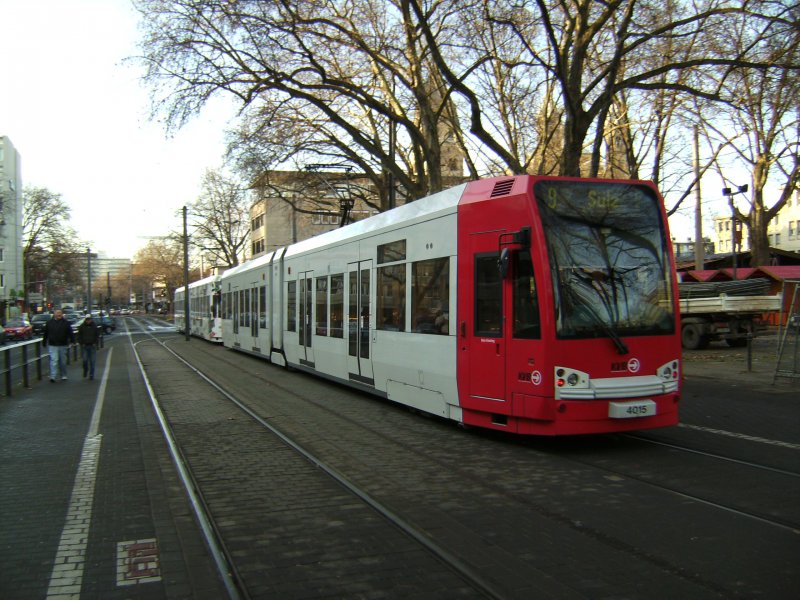 Linie 9 am Klner Neumarkt in Fahrtrichtung Slz
