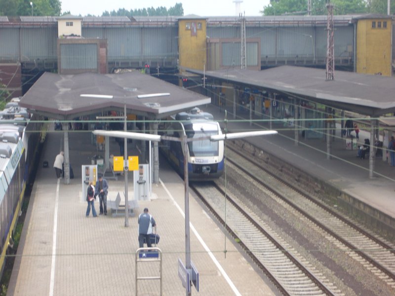 Lint 41 Triebwagen im Bahnhof Osnabrck