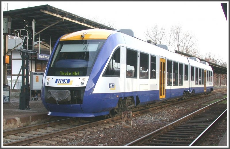 LINT 41 VT801 der Veolia auf dem Weg nach Thale Hbf stoppt in Quedlinburg. (14.12.2006)