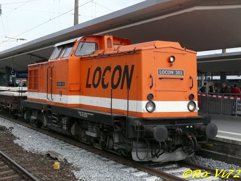 LOCON 201 bei Gleisbauarbeiten im Bochumer Hbf auf Gleis 3. 25.04.2008.