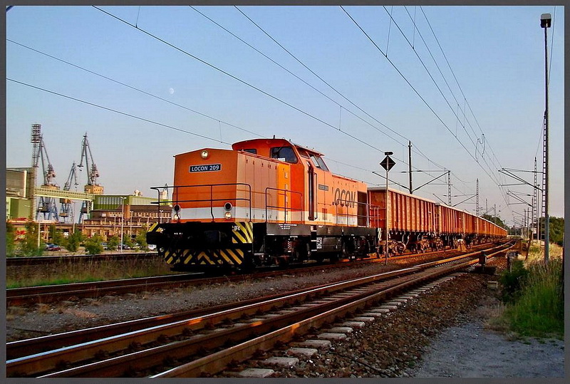 Locon 209 fhrt im Abendrot der Insel Rgen entgegen.
Stralsund am 02.07.09 