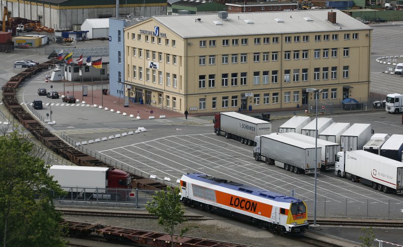 LOCON 401 ( Voith Maxima 40 CC ) rangierte am 15.05.2009 im Ostuferhafen Kiel.