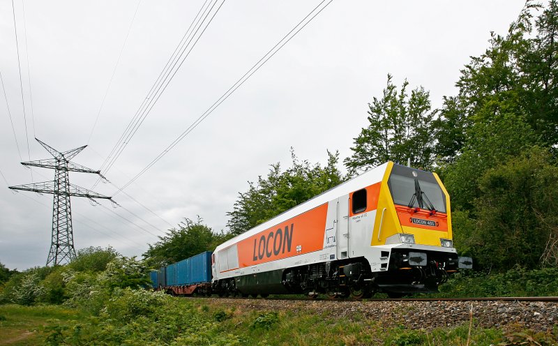 LOCON 401 ( Voith Maxima 40 CC ) hat den Ostuferhafen Kiel am 15.05.2009 verlassen und bef�rdert eine Ladung Container Richtung Rbf. Kiel-Meimersdorf.