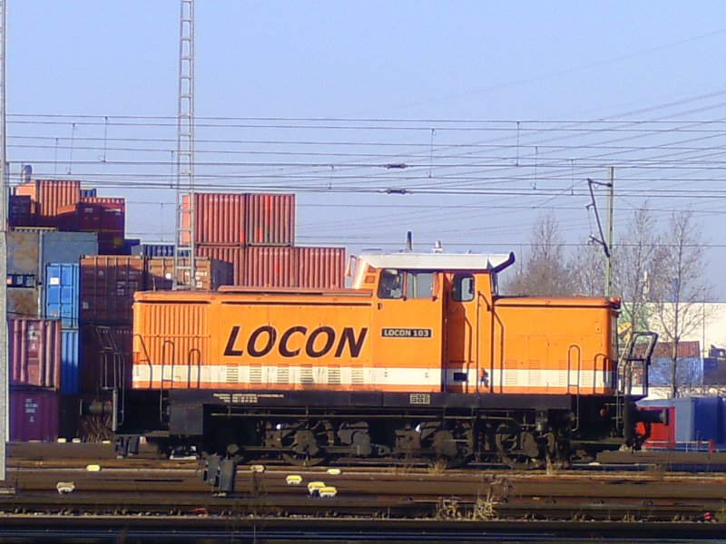 Locon Lok 103, eine V60D, abgestellt in Hamburg - Altenwerder. Aufgenommen am 21.01.2009