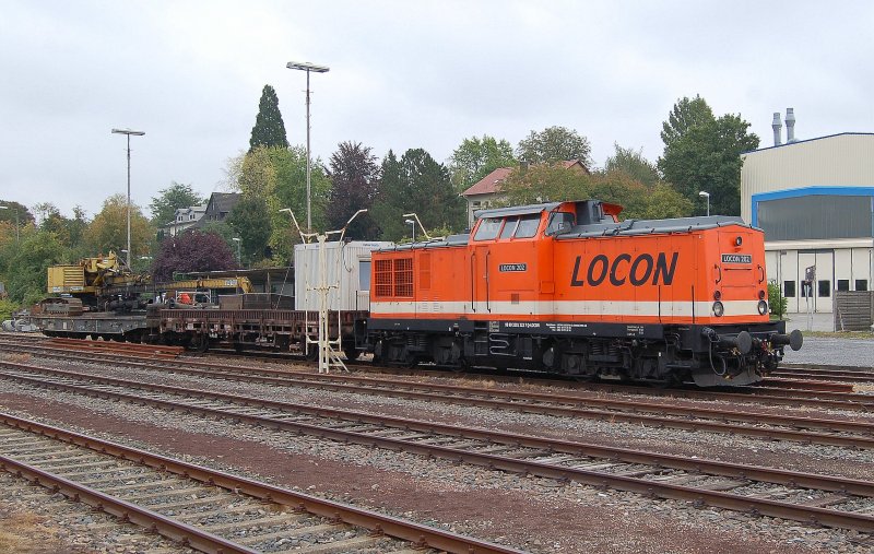 Locon Lok 202 steht mit ihrem Bauzug im Bahnhof von Eppingen. 15.09.2009