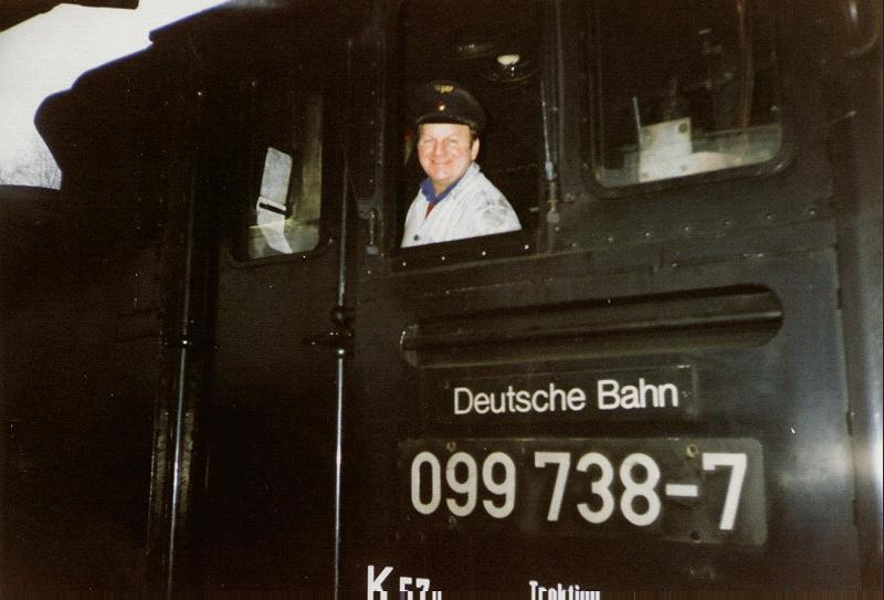 Lok 099 738 im Bahnhof Cranzahl am 14.03.1998