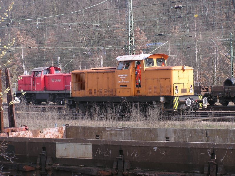 Lok 1 der Umformtechnik Erfurt (Baureihe 106 DR) am 29.03.2005 im Rangierbahnhof Saarbrcken