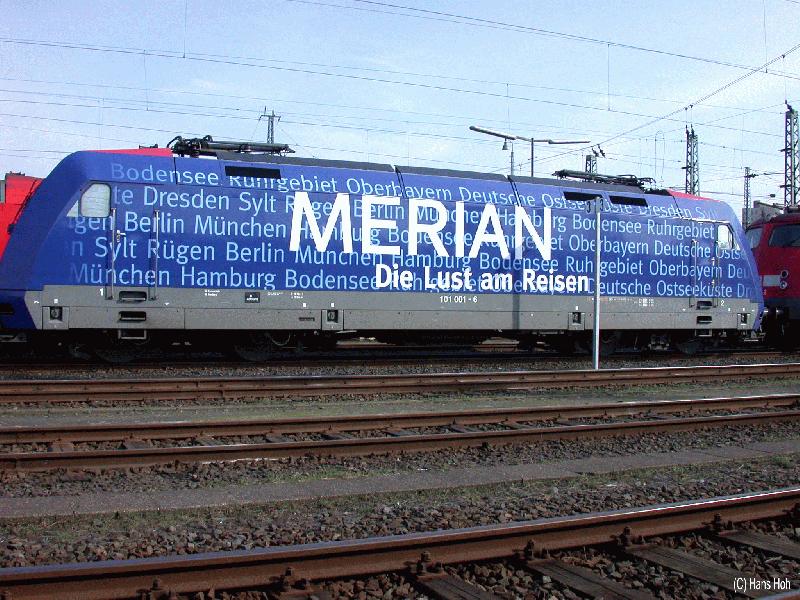 Lok 101 001 mit Merian Werbung Mrz 2002 in Hamburg.