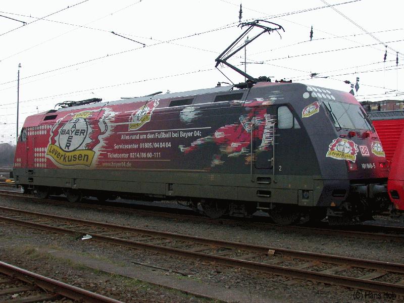 Lok 101 068 mit Werbung fr Bayer 04 Leverkusen in Hamburg, Mrz 02.