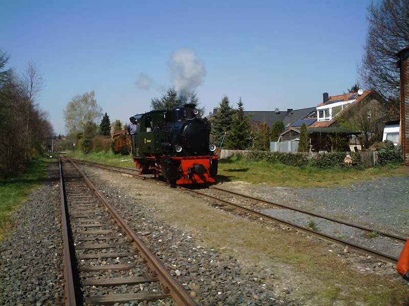 Lok 101 'Schwarzach' beim Umsetzen in Geilenkirchen- Gilrath. 08.04.07