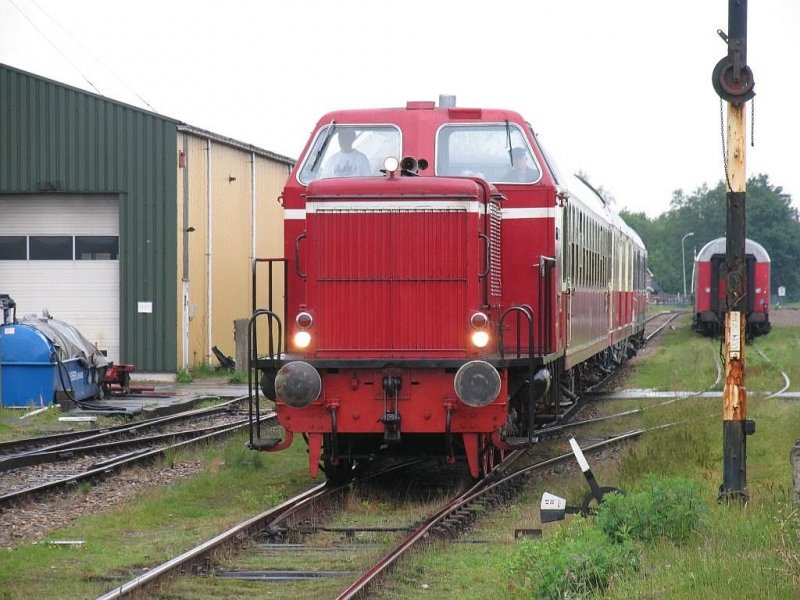 Lok 12 (ehemalige DL1 der Wittlager Kreisbahn) der Stichting Stadskanaal Rail (STAR) in Stadskanaal am 25-05-2006.