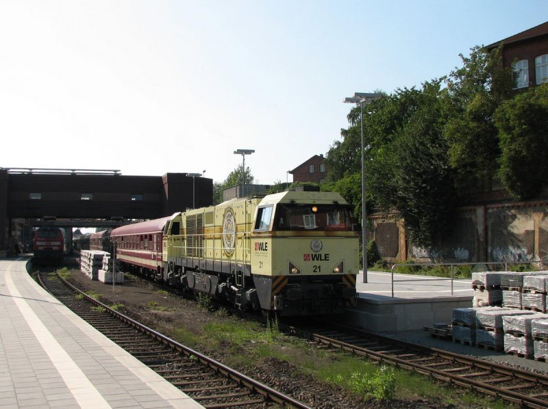 Lok 21 der WLE mit Sonderzug in Lbeck Hbf (15.09.2006)