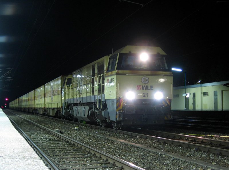 Lok 21 der WLE mit Warsteiner-Bierzug in Maisach (16.06.2006)