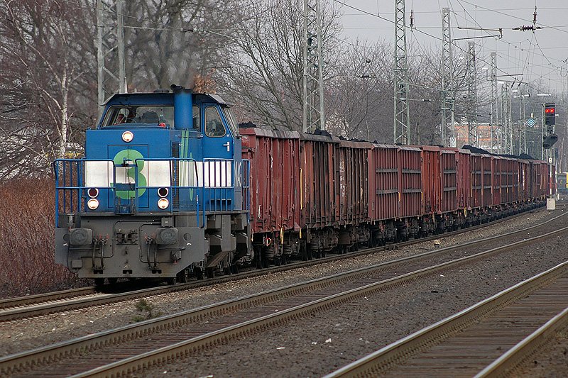 Lok 3 der NIAG mit einem Kohlenzug kurz vor dem Bhf Moers. 23.02.2006