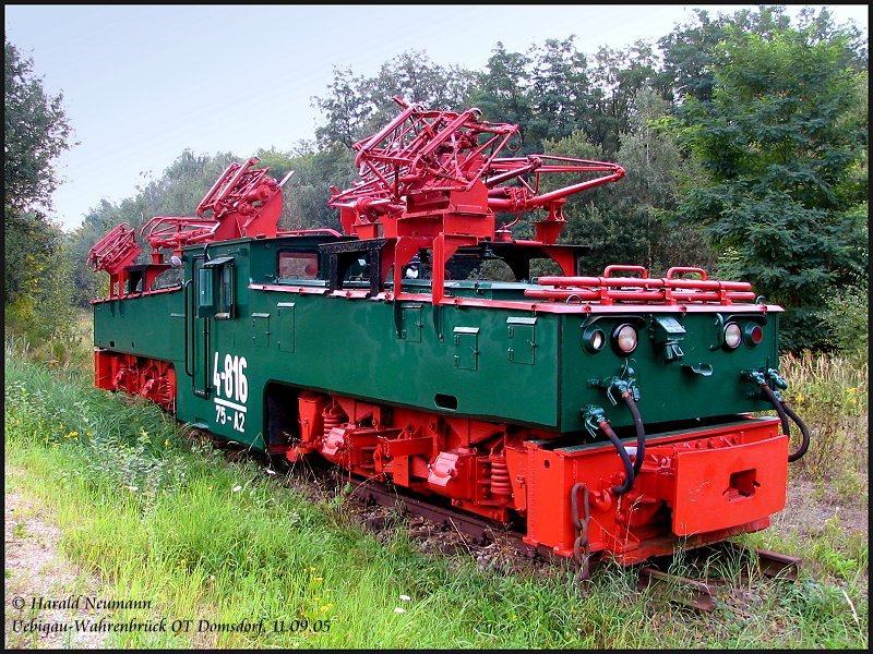 Lok 4-816 noch einmal von der anderen Seite zu sehen. Domsdorf, 11.09.05