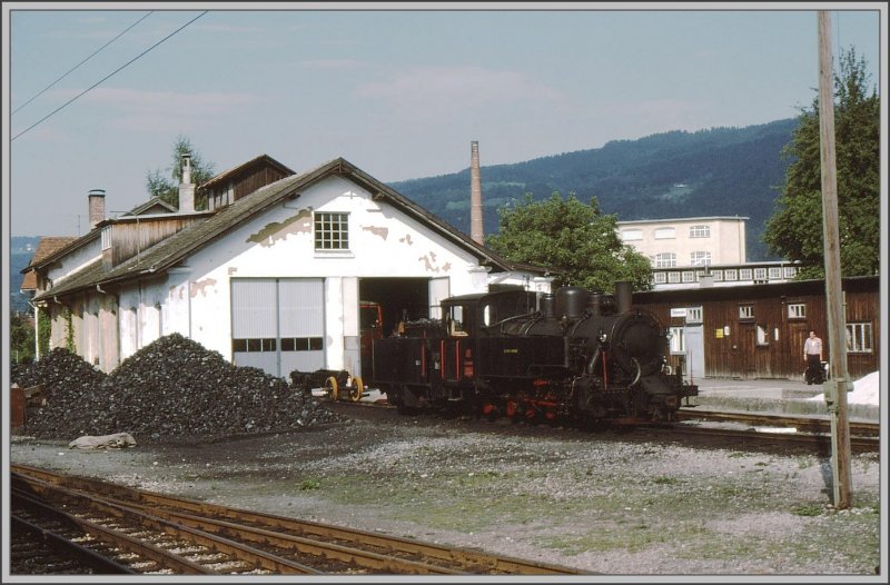 Lok 4 vor dem Depot in Bregenz Vorkloster. (Archiv 08/75)