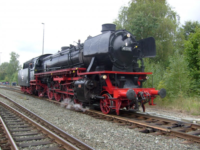 Lok 41 018 in Neuenmark-Wirseberg, sie fhrt gerade ins BW um dort zu Restauieren.