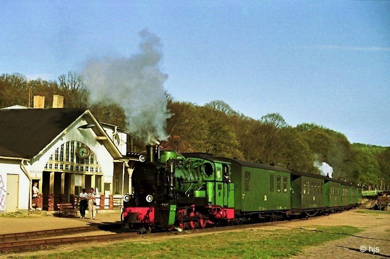 Lok 53 Mh (99 4633) in Binz (30. April 1994)