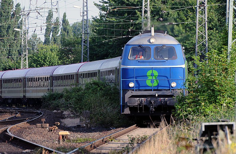 Lok 8 der Niag fhrt mit einem Sonderzg in den Bhf von Moers ein. 24.06.2008