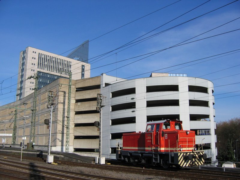 Lok 81  Moritz  rangeirt am 23.03.2008 im D�sseldorfer Hbf