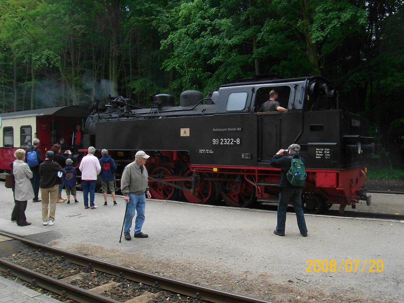 Lok 99 2322-8 fhrt am 20.07.08 mit MBB 14616 in Heiligendamm ein. Ziel ist Khlungsborn- West.