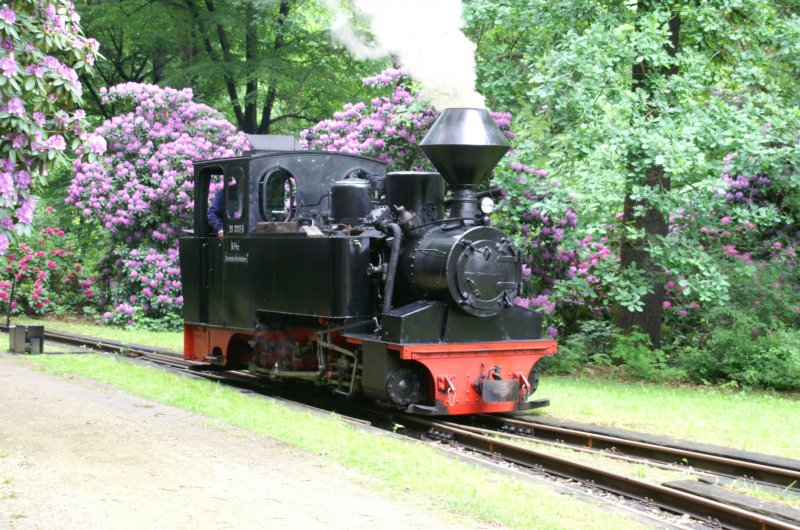 Lok 99 3312-8 beim rangieren. Aufgenommen am 27.05.06. 