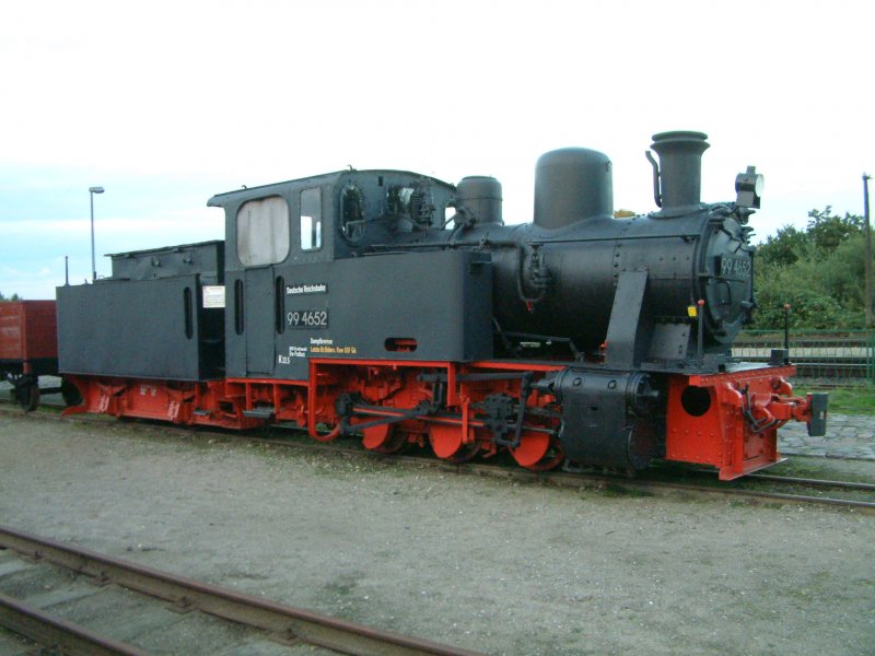 Lok 99 4652 am 23.08.2006 auf dem Museumsgleis in Putbus/Rgen