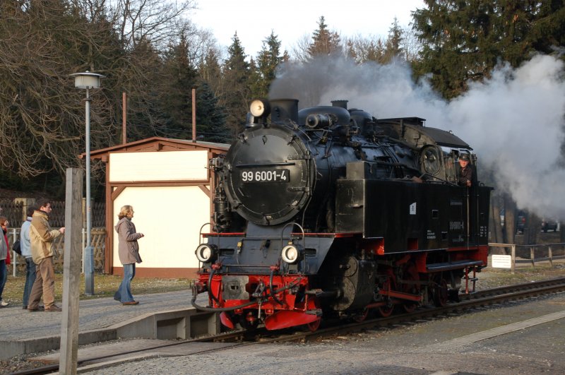 Lok 99 6001-4 am 17.02.2007 beim Umlaufen im Bahnhof Drei-Annen-Hohne.
