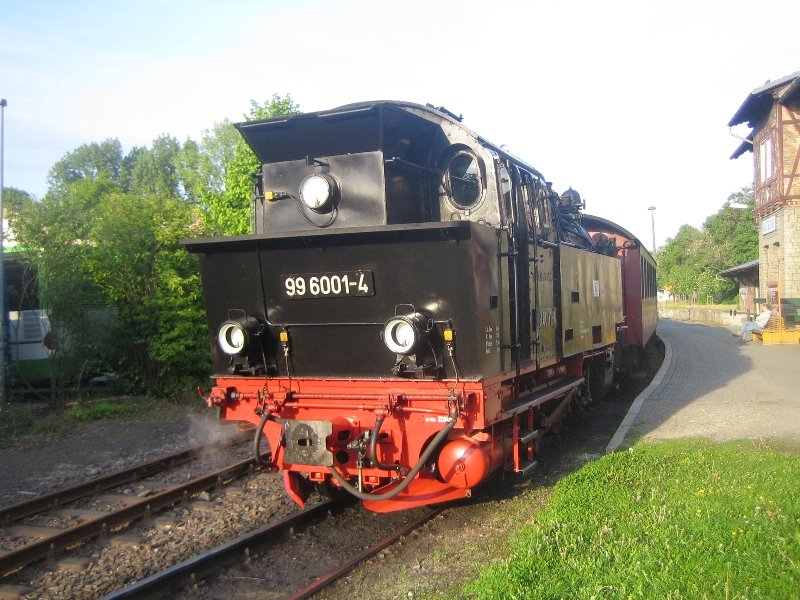 Lok 996001 im Bahnhof Harzgerode am 14.05.2009