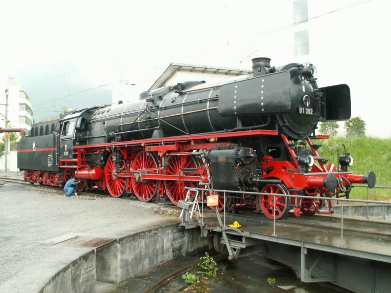 Lok des Vereins Pacific 01 202 in Chur.Schweizer Bezeichnung 
A 3/6 Sie brachte am Vorabend einen Sonderzug der Ulmer Eisenbahnfreunde nach Chur.04.06.06