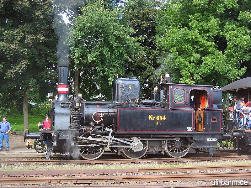 Lok No 654 der Angelner Dampf-Bahn vor Fahrtbeginn am Hafen von Kappeln. 7. August 2005