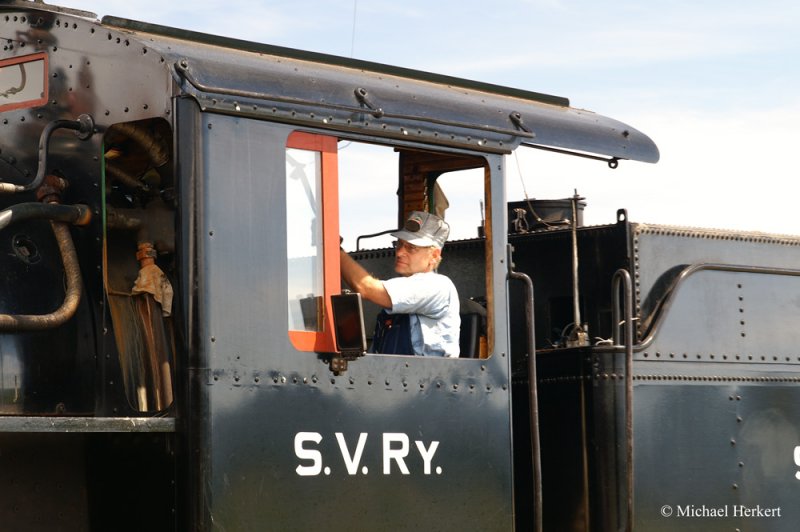 Lok Nr. 19 der Sumpter Valley Railway, eine Mikado (2-8-2) aus dem Jahr 1920 von Baldwin, beim Umsetzen im Bahnhof von McEwen, Orgeon, August 2008