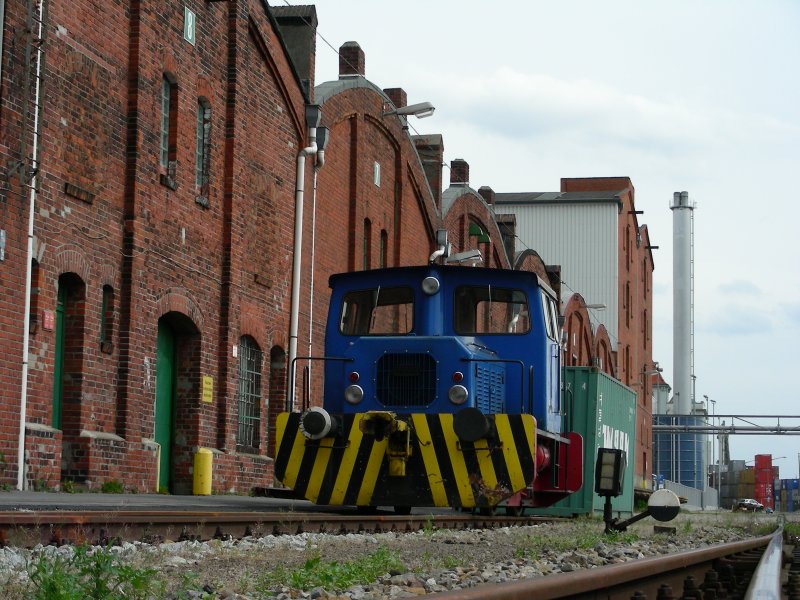 Lok Nr.1 eine Kleinlok im Bremer Inlandshafen am Hansakai