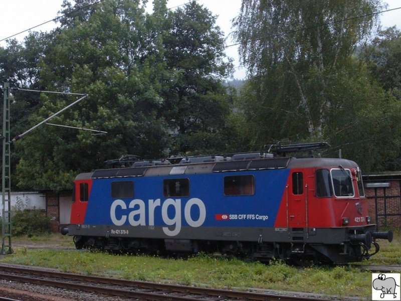 Lok Re 421 379-9 der SBB Cargo, abgestellt am 09. September 2007 im Bahnhof Probstzella /Thringen.